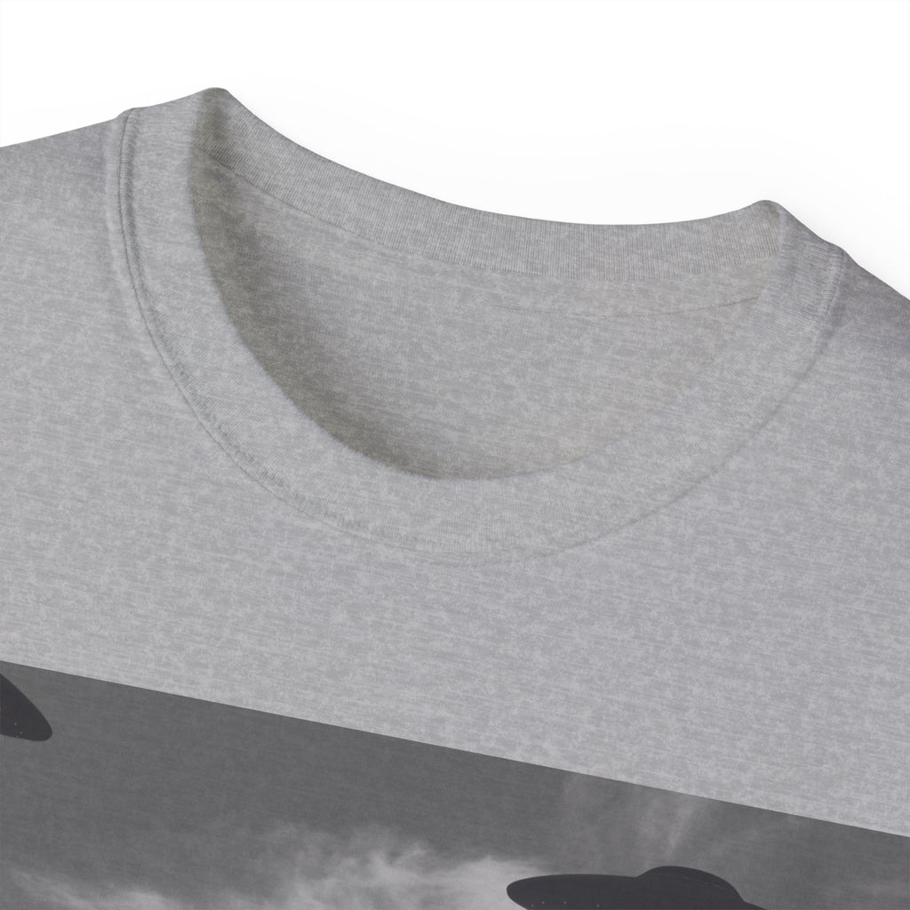 Seflie Cat/Alien Invasion Tee