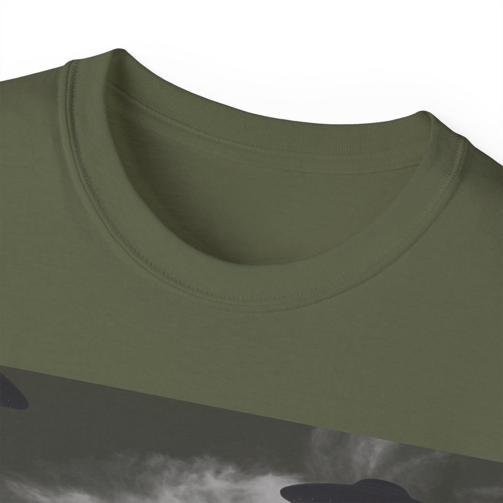 Seflie Cat/Alien Invasion Tee